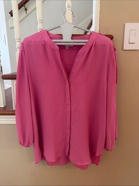 Gibson Latimer Hot Pink Split-Neck Blouse